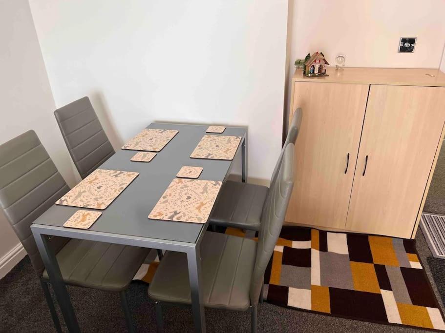 Lincoln View Sleeps 4 Balcony Self Check-In Apartment Exterior photo